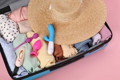 Utazók számára készült erotikus játékok – kompakt, diszkrét és TSA-barát